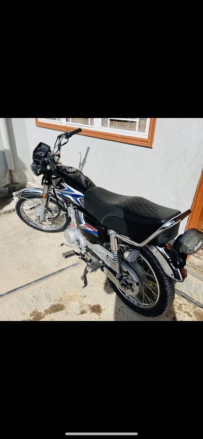 2025 black 125 urgent sale