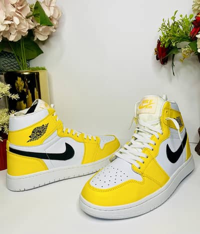 Air Jordan 1 High - Yellow Ochre & White Edition