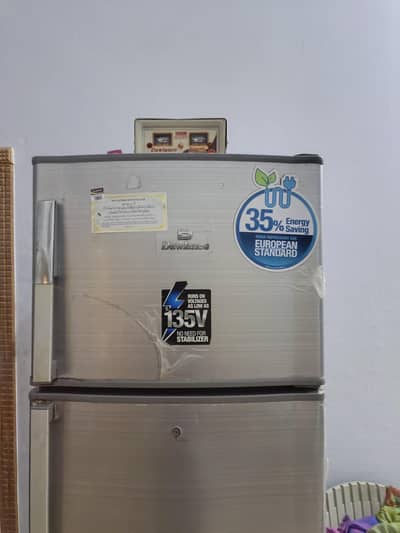 Home used fridge ha bilkul ok ha new lenaa ha ab is leyee sale krna