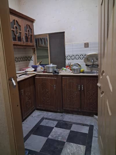 4 marla 2nd floor for rent