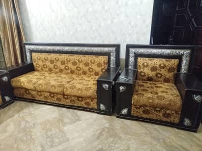 Homes Used Sofa with Solid Frame in a Cheap Price