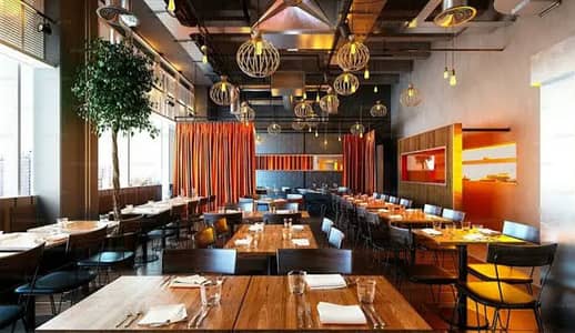 Chance Deal : 1500 Sqft Main Road Shop / Showroom / Display Center For Restaurant, Travel, Courier, Furniture In Prime Location Of Pechs / Shahrah e Faisal At Low Rent.