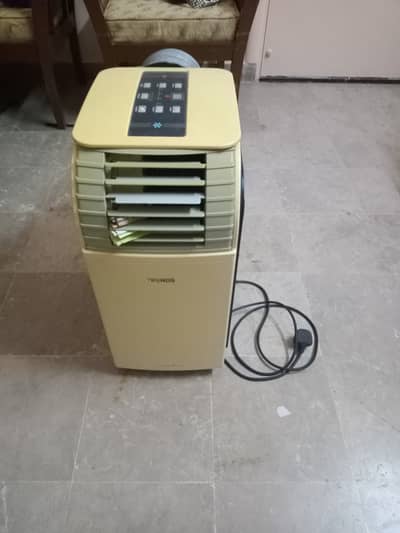 Portable AC low energy  in genuine condition original gas for sale