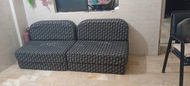 two singal sofa combed
