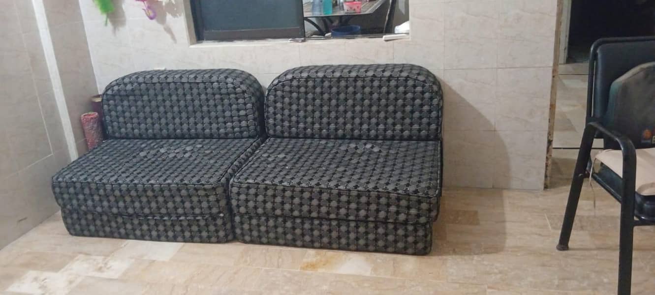 two singal sofa combed 0