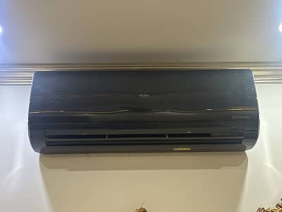 Brand new 1.5 ton DC inverter black colour