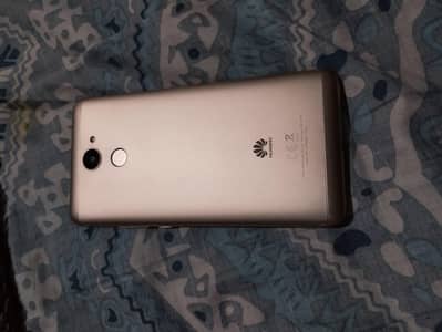 Huawei y7 prime 2017 (3gb/32gb) pta approved best for hotspot.