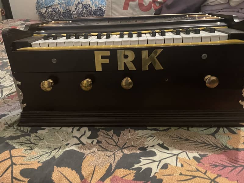 Camera bellow harmonium 2