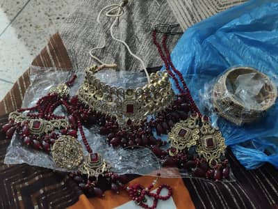 bridal set hai bilkul new hai