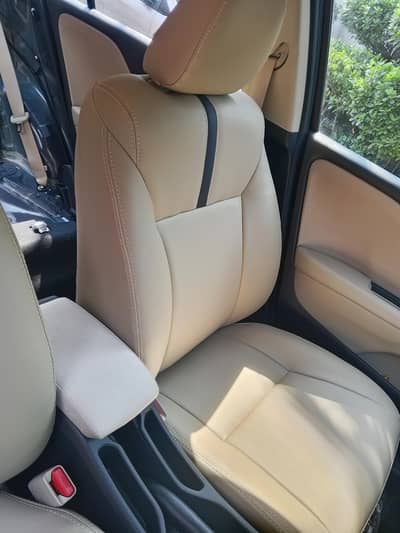 hmry pas har kisam ki gariyu kh seats posesh janiyan fonting available