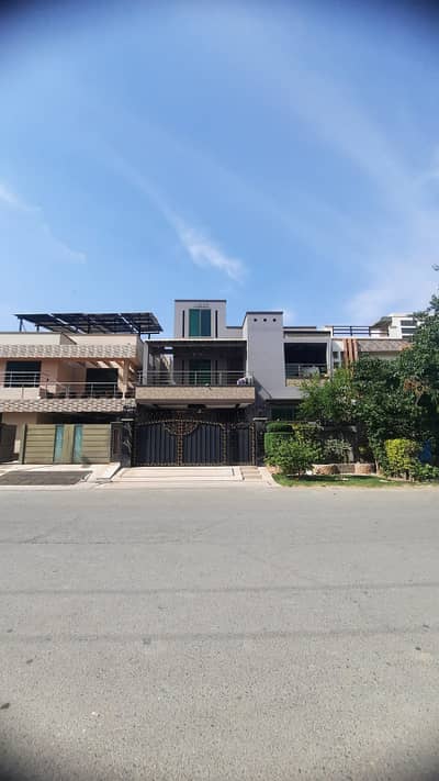10 Marla House For Sale In Paragon City Lahore