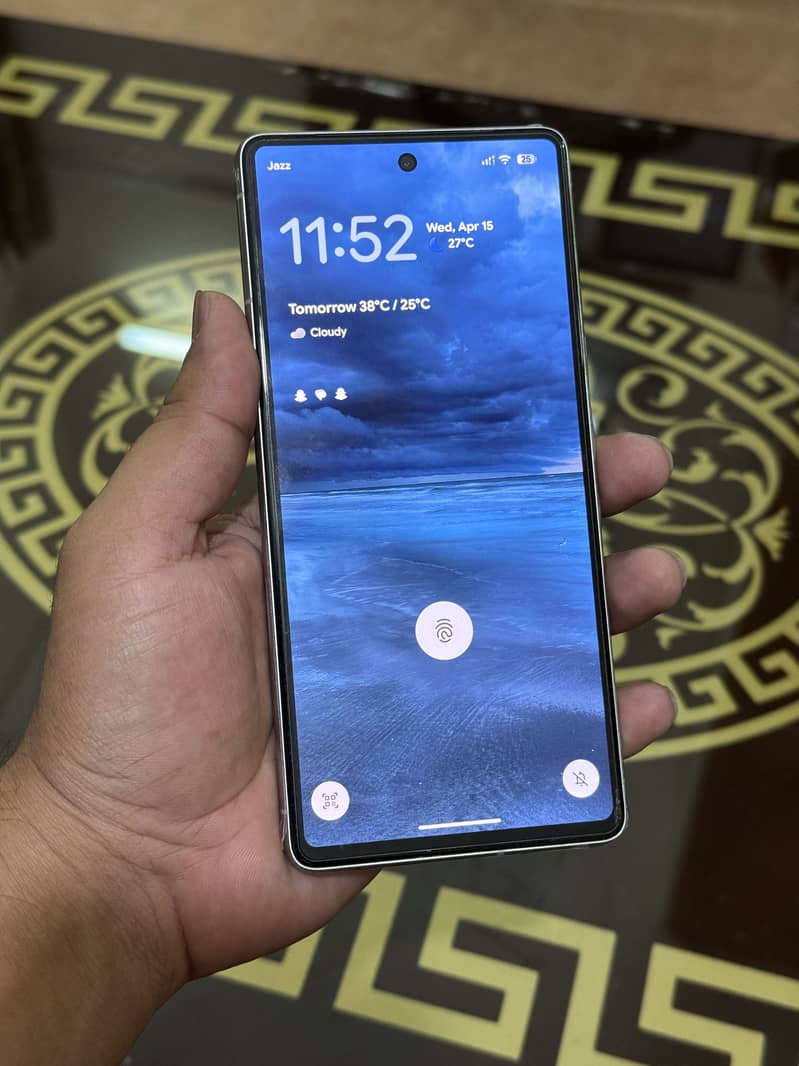 Google Pixel 7 with 30 watt original charger 2