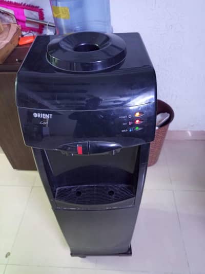 ORIENT DESPENSER WITH TOW TAPS HOT AND COLD BITH WORKING WITH FRIDGE