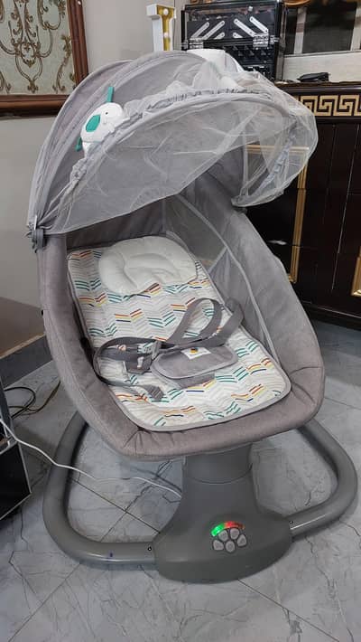 mastela baby swing 3 in 1 like brand new condition
