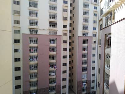 In Gulshan-E-Iqbal - Block 1 2100 Square Feet Flat For Sale