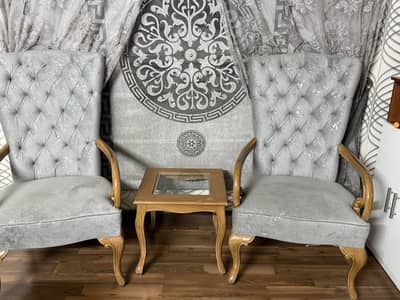 Room chairs with table