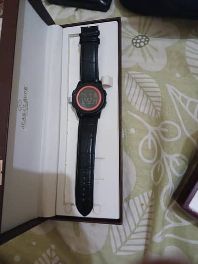 Nice whatch Good condition