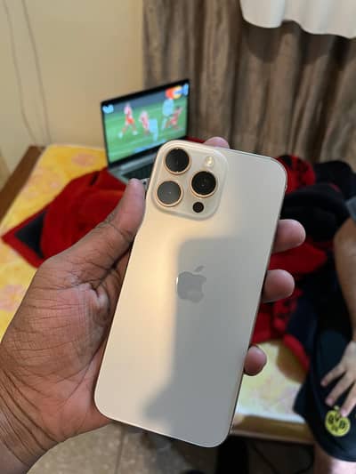 iPhone 16 Pro Max Gold