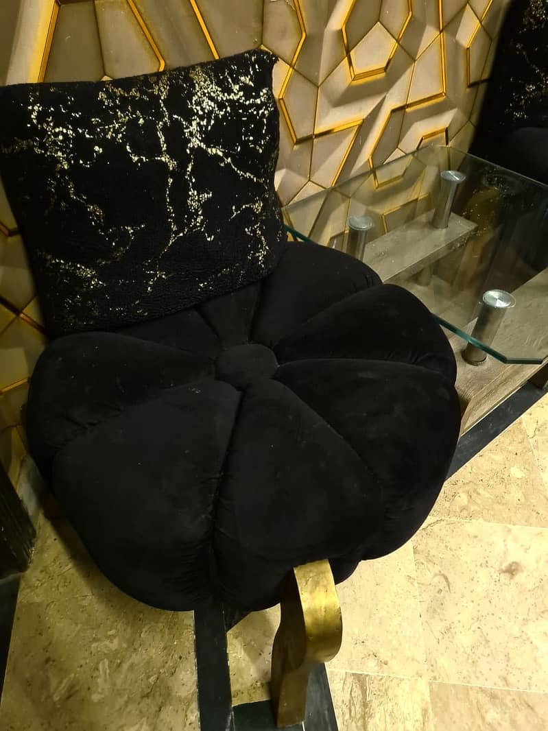 puffis sofa with table 5