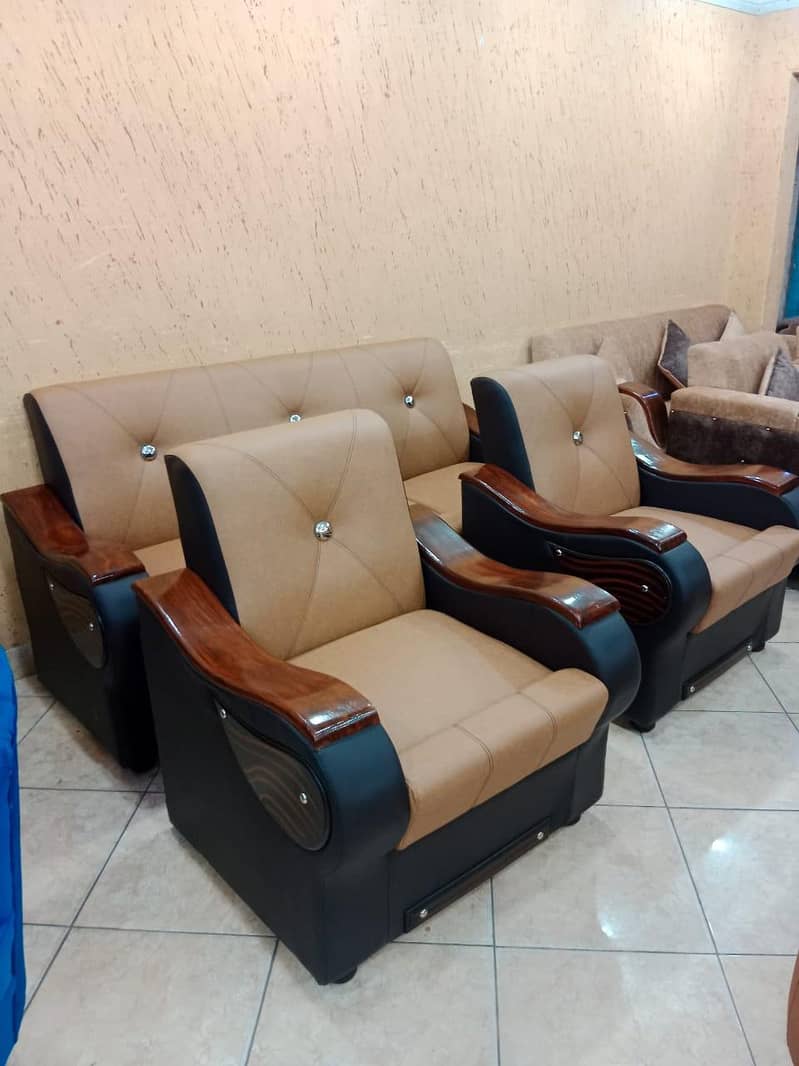 فروخت کے لیے: 5 سیٹر امپورٹڈ ریکسین سوفا سیٹ 0