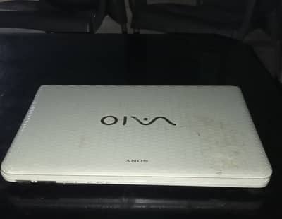 Sony laptop for sale screen break