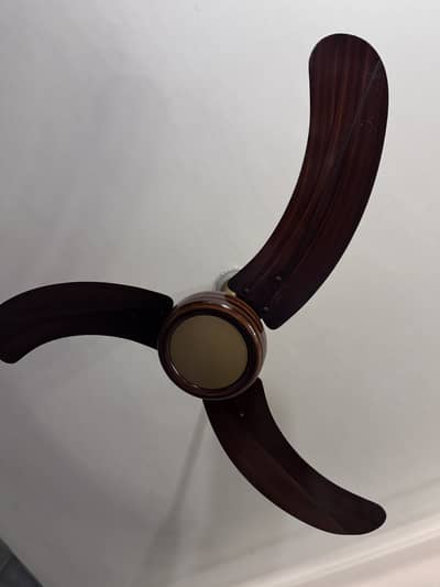 3 blade ceiling fan Good Condition