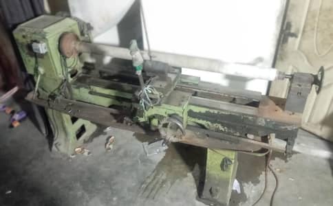 Tape cutting machine