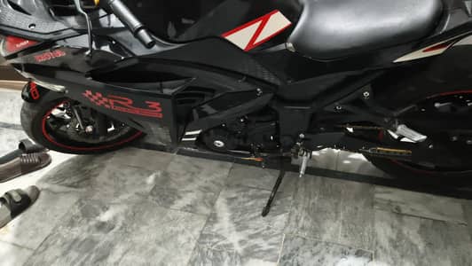 400 cc Yamaha R6 replica