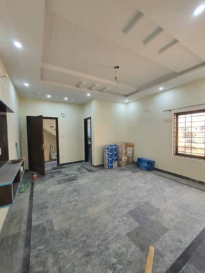 Flats available for rent in pak Arab society