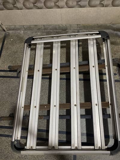 Luggage carrier for 4x4