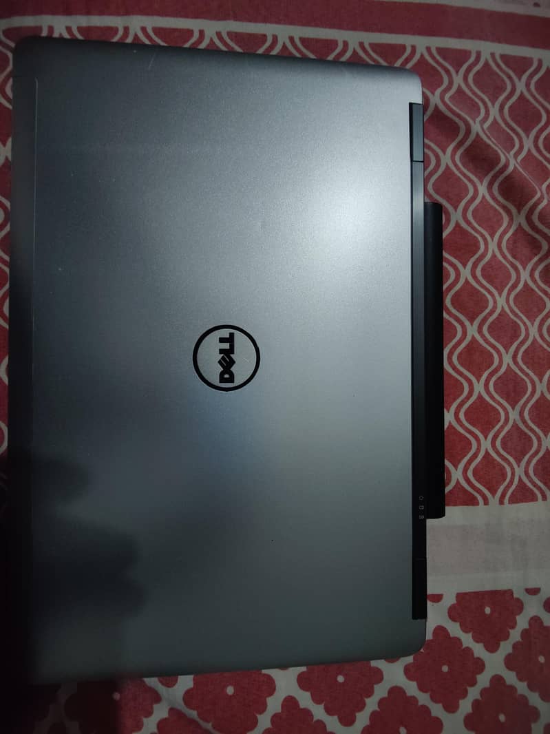 Dell Latitude E6540 0