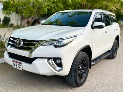 Toyota Fortuner v 2018 push start ,Karachi