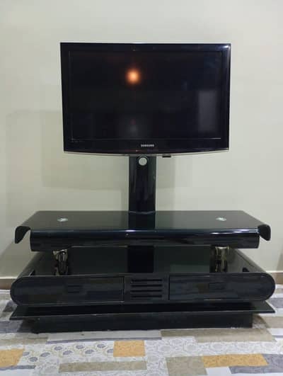 TV LED Trolley for sale mind codition. .