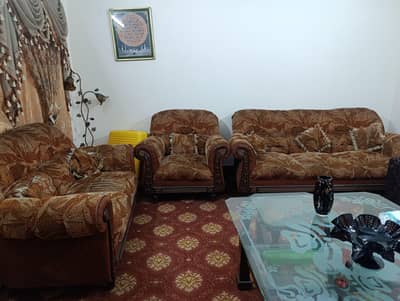 Sofa Set in master molty foan in good condition