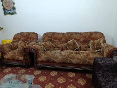 Sofa Set in master molty foan in good condition Sofa Set in master molty foan in good condition