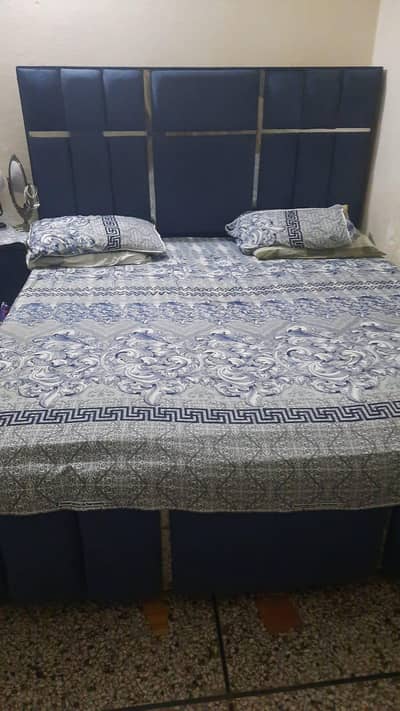 bed with matras one side table dressing table