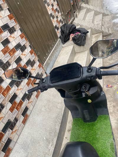 Evee Gen-Z like new.