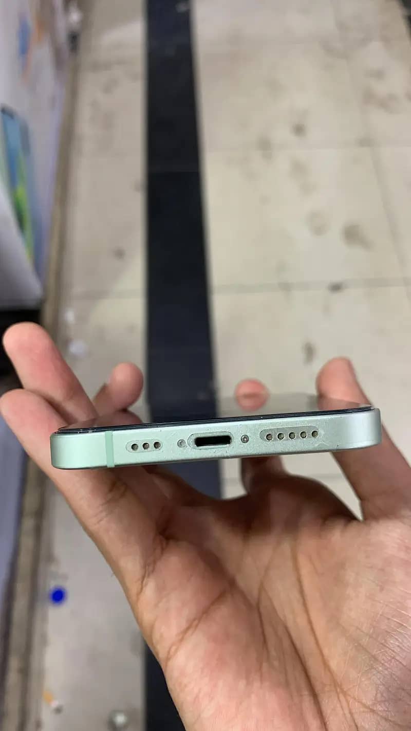 Apple iPhone 12 1