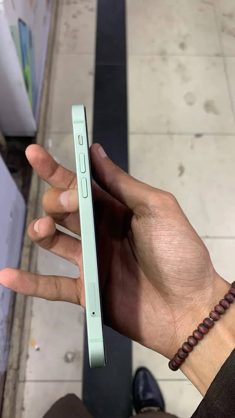 Apple iPhone 12 3