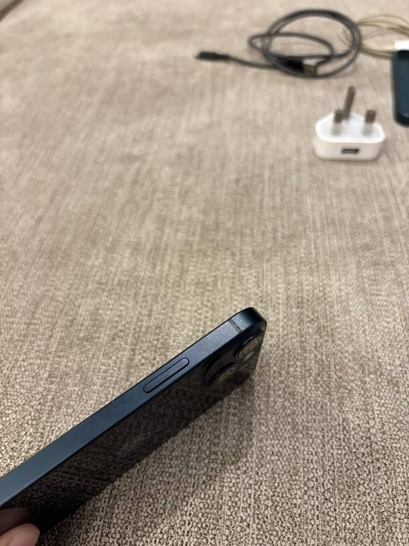 Apple iPhone 13 mini 6