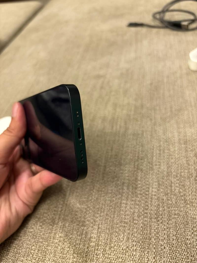 Apple iPhone 13 mini 8