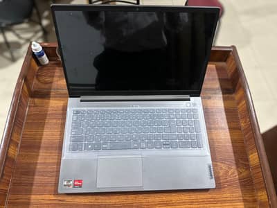 Lenovo Thinkbook 15 Ryzen 7 5700U 8c/16t 2gb card