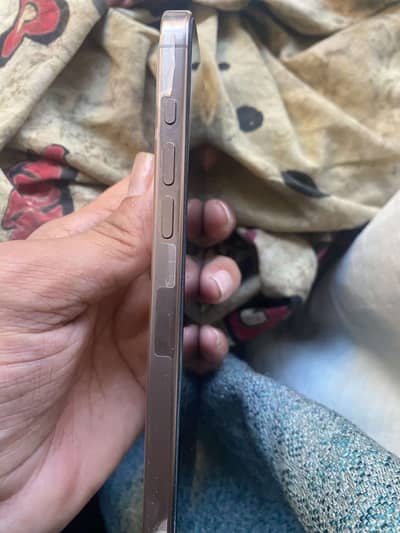 iPhone 16 pro max. Desert Titanium. 256GB