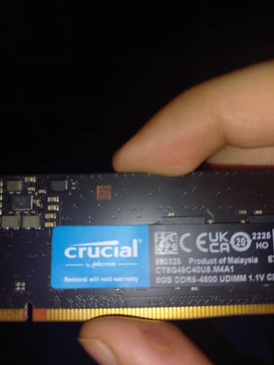 2x Crucial 8GB RAM (4800MHz)
