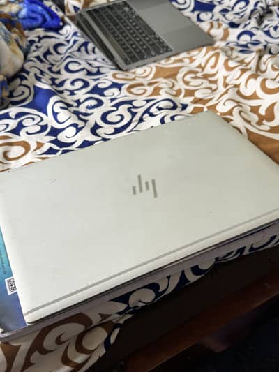 Hp laptop 1040 (16/512)