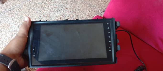 LCD all ok ha new ha sari waring sat ha bus fit Karni ha