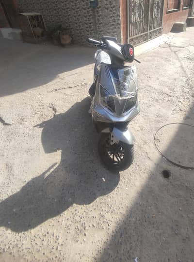 Scooty for sale urgent model. thrill pro metro ka