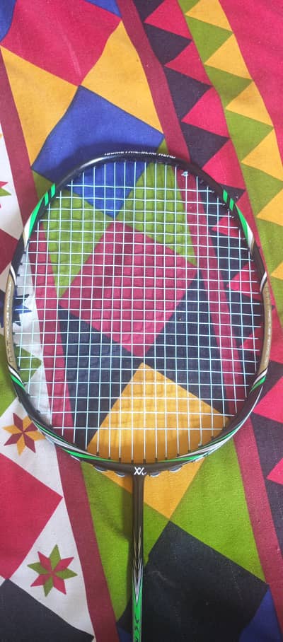Maxx mastiff 28  badminton racket  with string and vs original grip