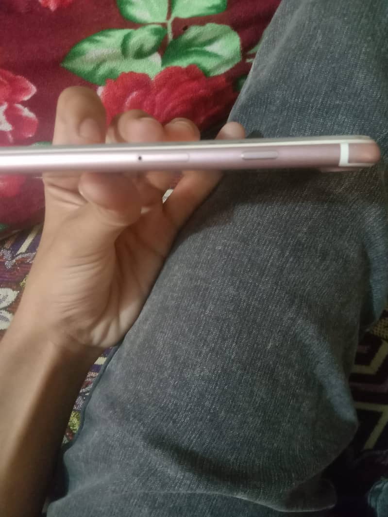 Apple iPhone 7 Plus 4