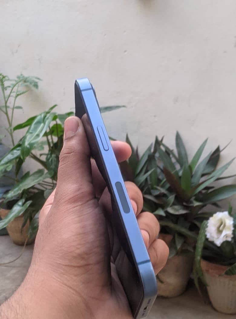 IPHONE 13 5